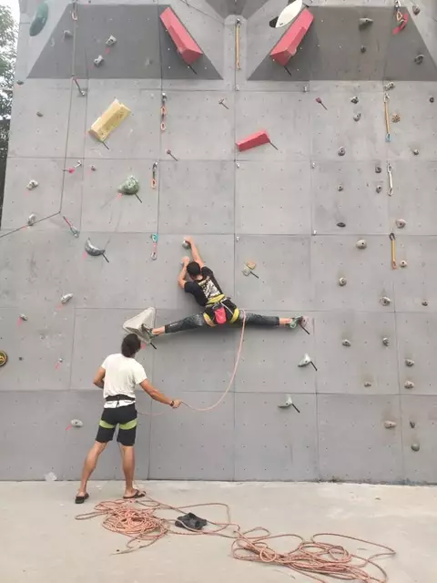 FPTI Depok Lakukan Pemusatan Latihan di Area Wall Climbing Alun-Alun
