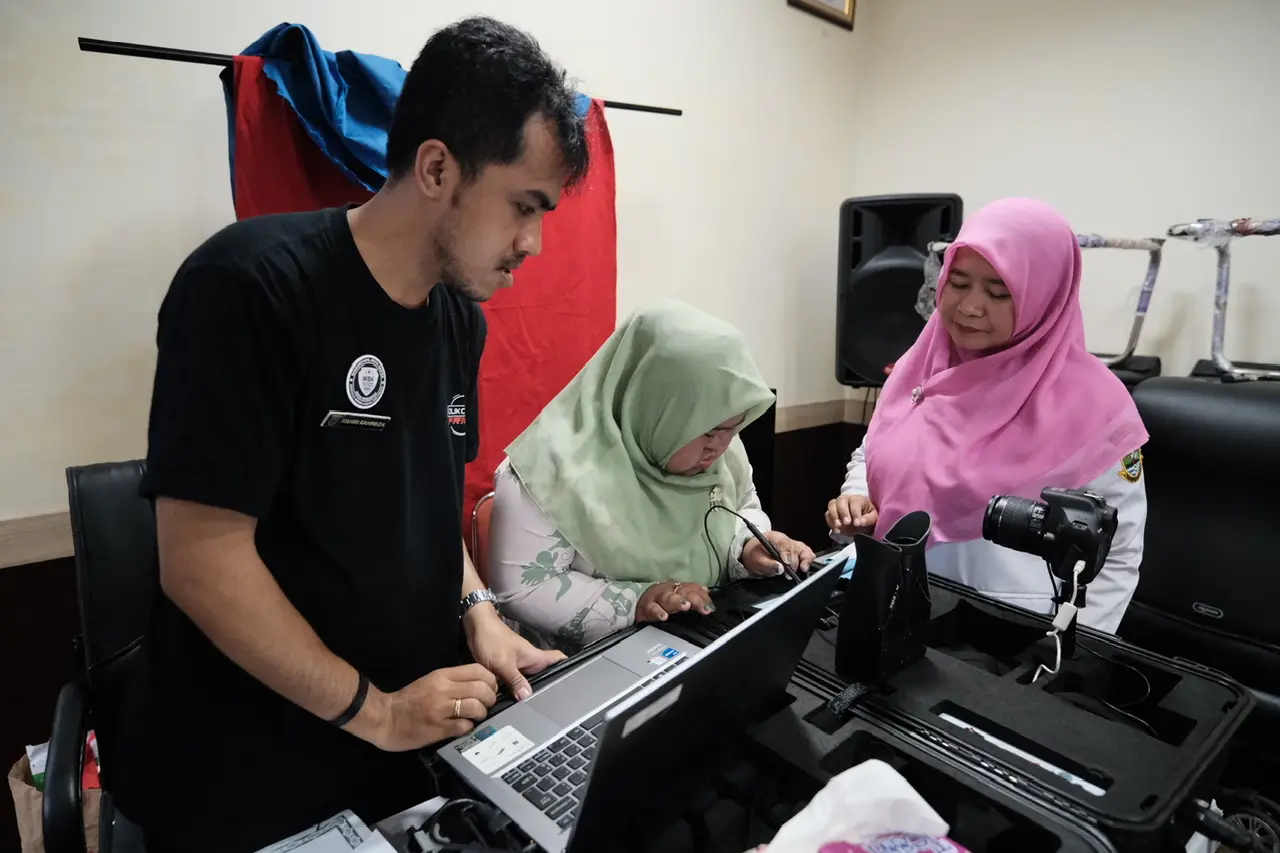 Peringati HUT ke-26 Kota Depok, Disdukcapil Lakukan Perekaman E-KTP untuk Siswa SLB