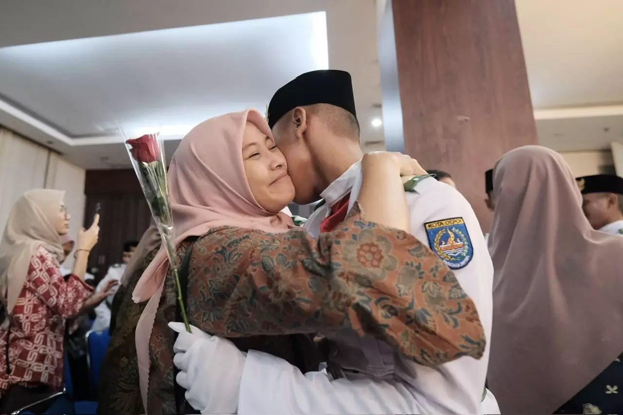 Suasana Haru Selimuti Pengukuhan Anggota Paskibraka Depok 2024