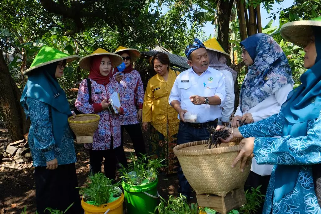 PKK Sawangan Manfaatkan Hasil Pangan RW 10 Pasir Putih Jadi Menu Stunting