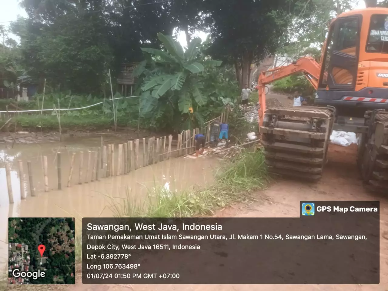 Lebarkan Jalan Makam Sawangan, DPUPR Lakukan Pengerukan Empang