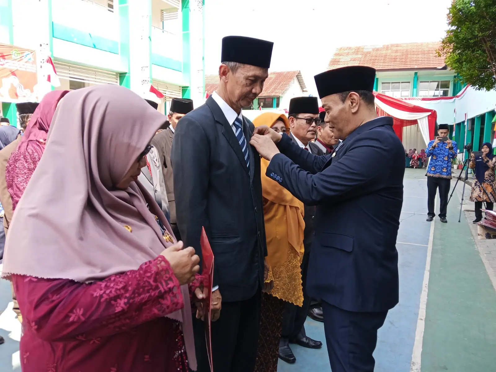 HUT ke-80 RI, Ratusan Pegawai Kemenag Depok Dianugerahi Satya Lencana Karya Satya