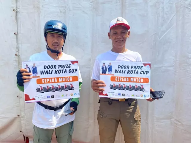Meriahkan Wali Kota Cup, Dua Warga Depok Dapat Doorprize Sepeda Motor