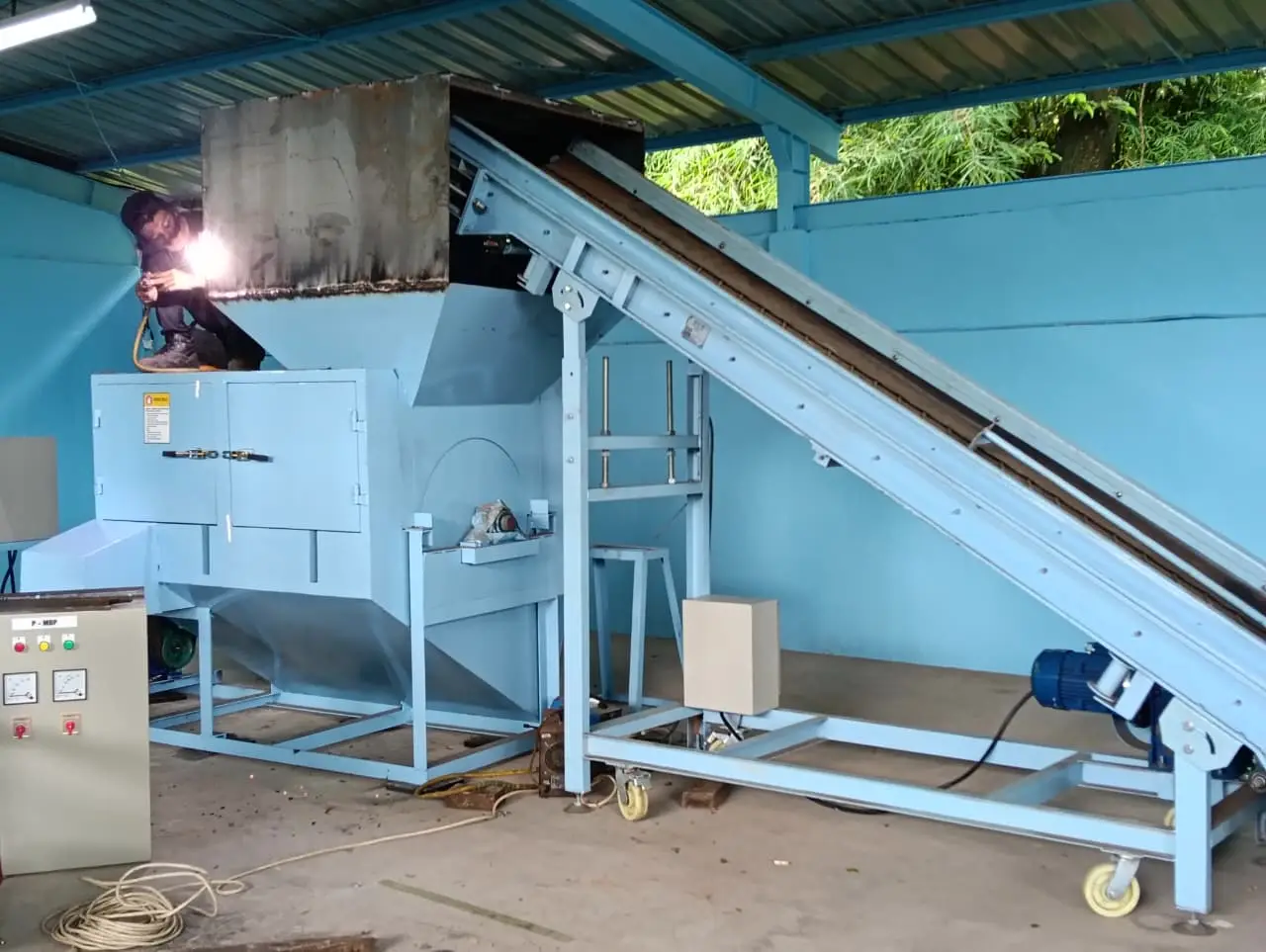 Mesin TPS 3R Beji Mampu Olah 20 Ton Sampah Per Hari