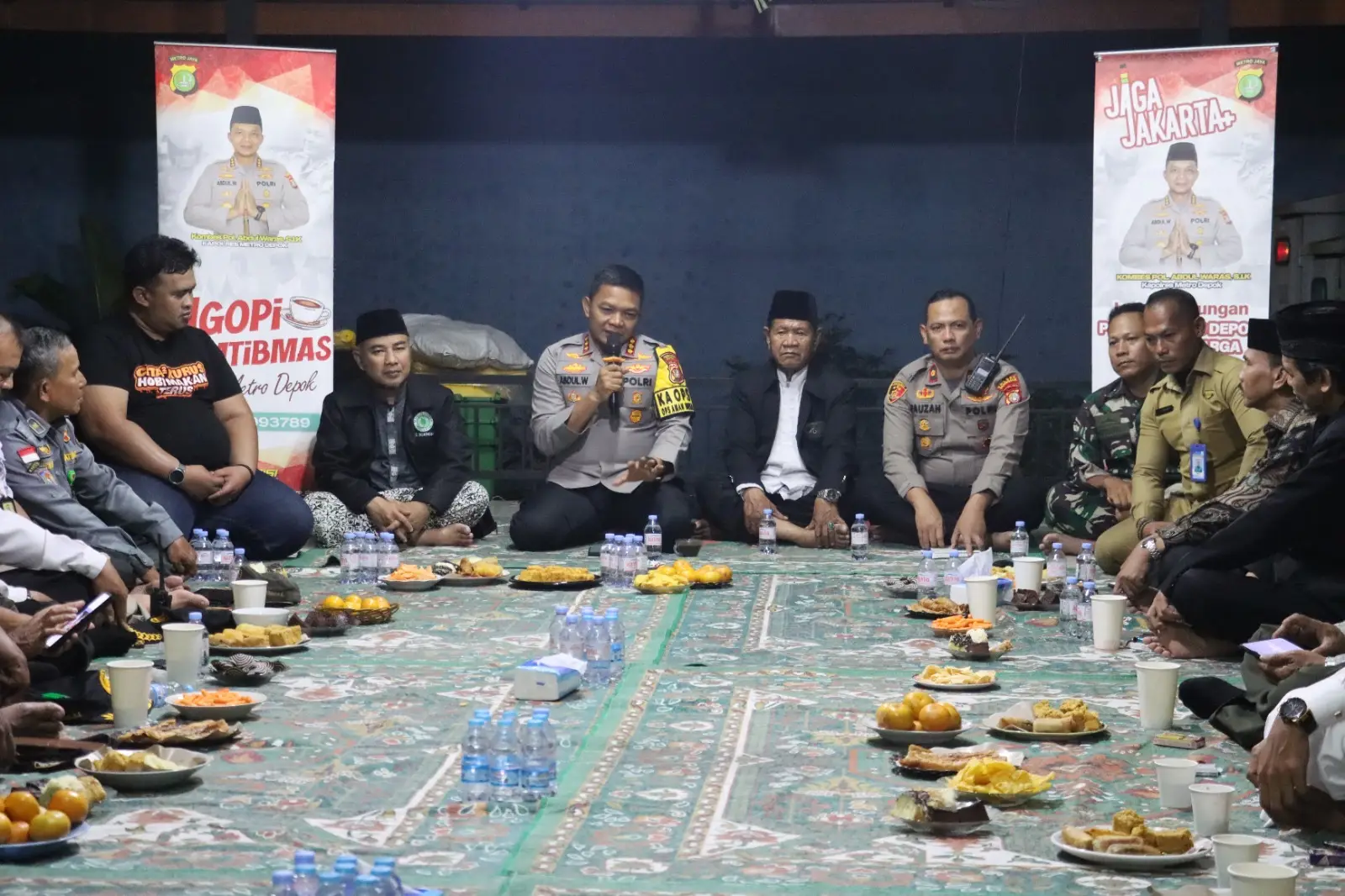 Ngopi Kamtibmas Jadi Ruang Guyub, Polres Metro Depok Ajak Warga Kedaung Jaga Kota Aman