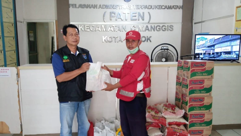 PMI Depok Distribusikan Bantuan Sembako ke Empat Kecamatan