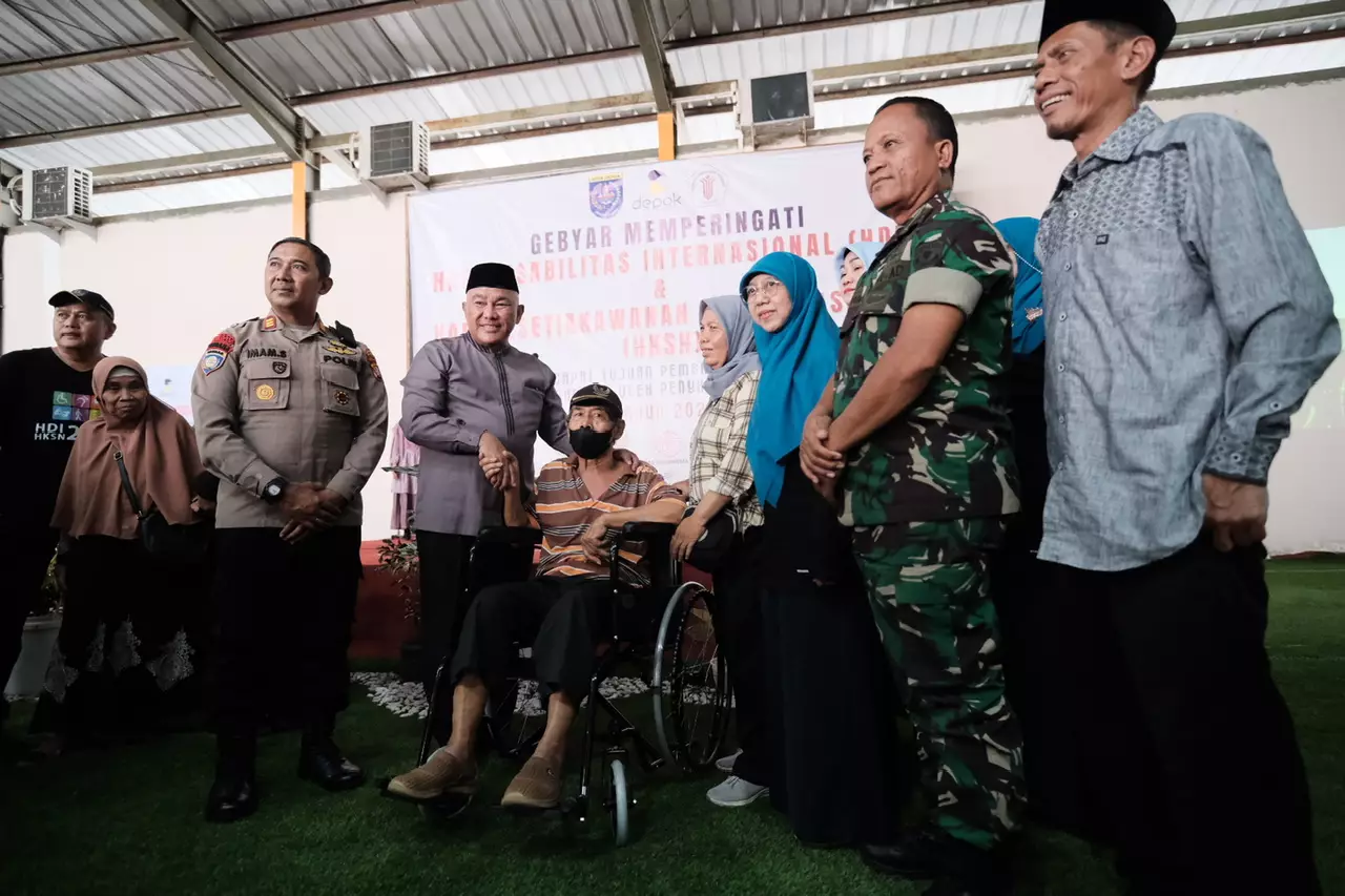 Pemkot Depok Salurkan Alat Bantu untuk Penyandang Disabilitas