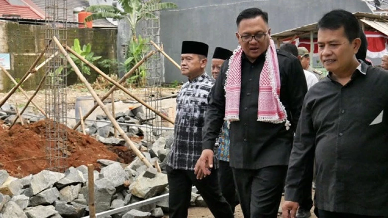Peletakan Batu Pertama Pembangunan Musholla RT 06/09 Kelurahan Sukmajaya