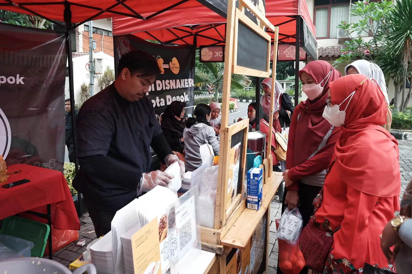 Pasar Kopi Depok Ramai Dikunjungi Pembeli