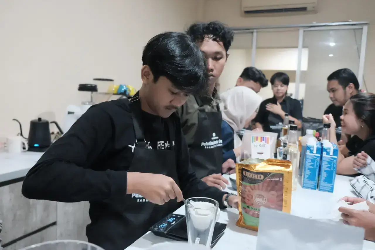 Tak Hanya Membuat Kopi, Peserta Pelatihan Kerja Barista Diasah Role Play Pelayanan