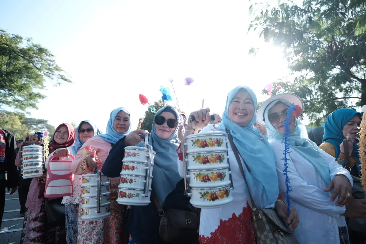 Peragaan Seni dan Pakaian Adat, Intip Kemeriahan Pawai Budaya Nusantara di Lebaran Depok 2025