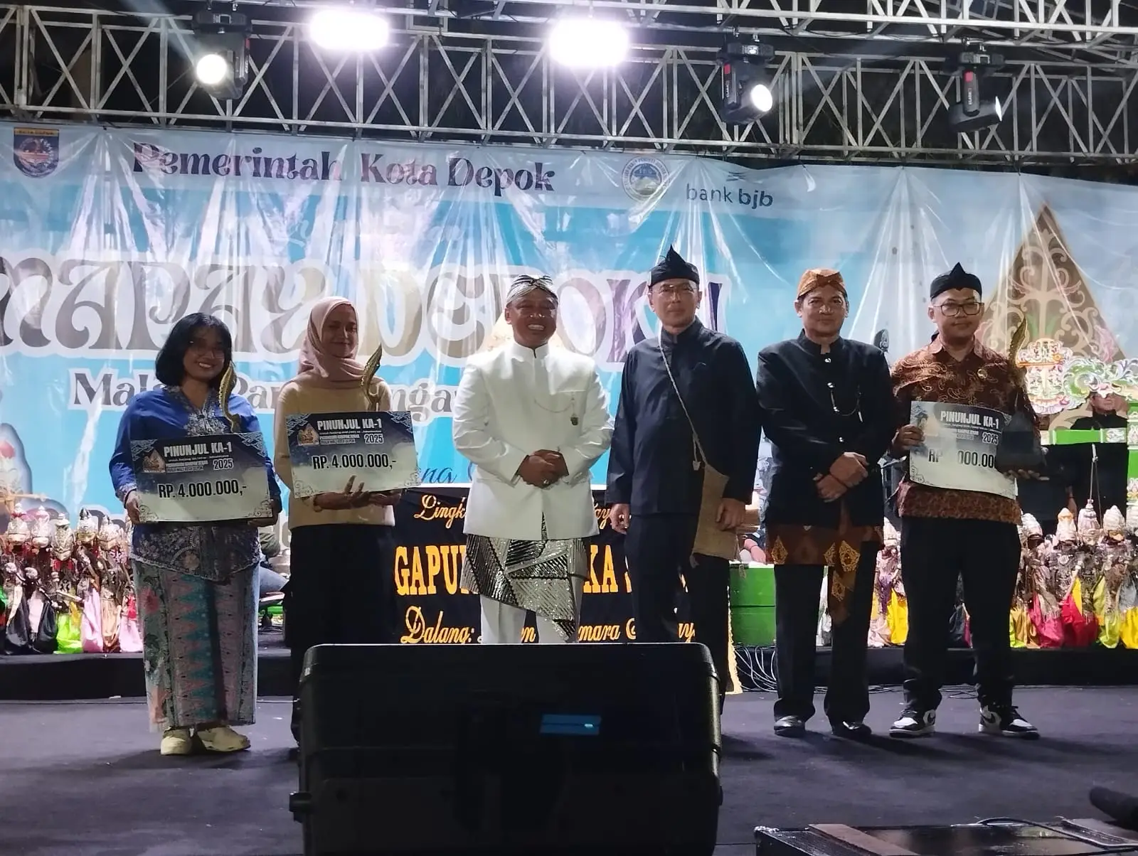 Serahkan Penghargaan Bagi Para Pemenang Pasanggiri Rampak Sekar, Wali Kota Depok: Semua Luar biasa!