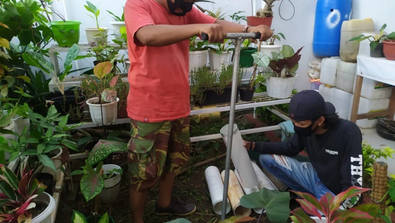 Warga RW 09 Kemiri Muka Antusias Buat Lubang Biopori 