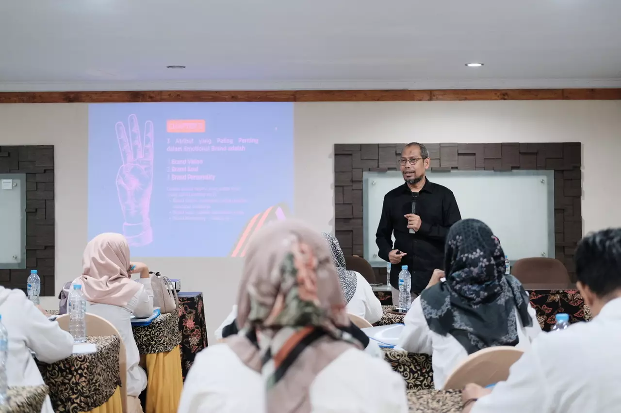Peserta WUB 2024 Dapat Pelatihan Lanjutan Desain Logo
