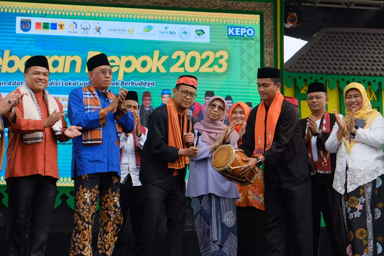 Wakil Wali Kota Depok Buka Pasar Pengabisan dan Lomba Nganam Uli