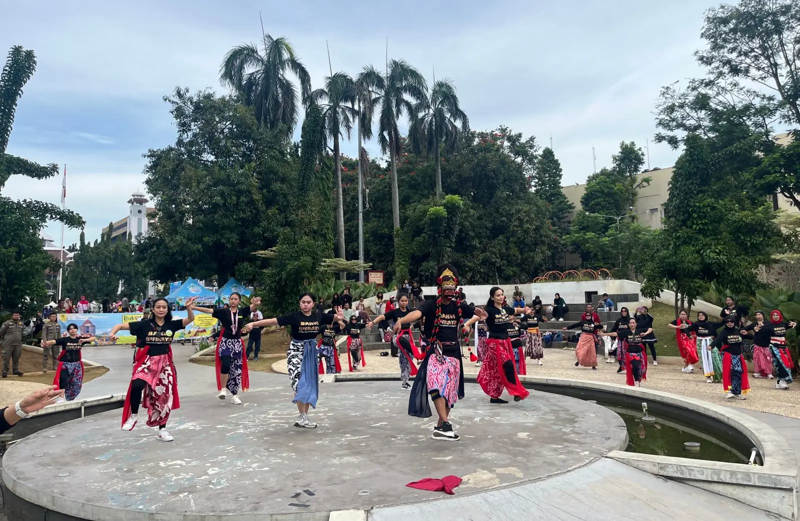 Ramaikan CFD, Bakul Budaya Kenalkan Warga Depok Budaya Cirebon