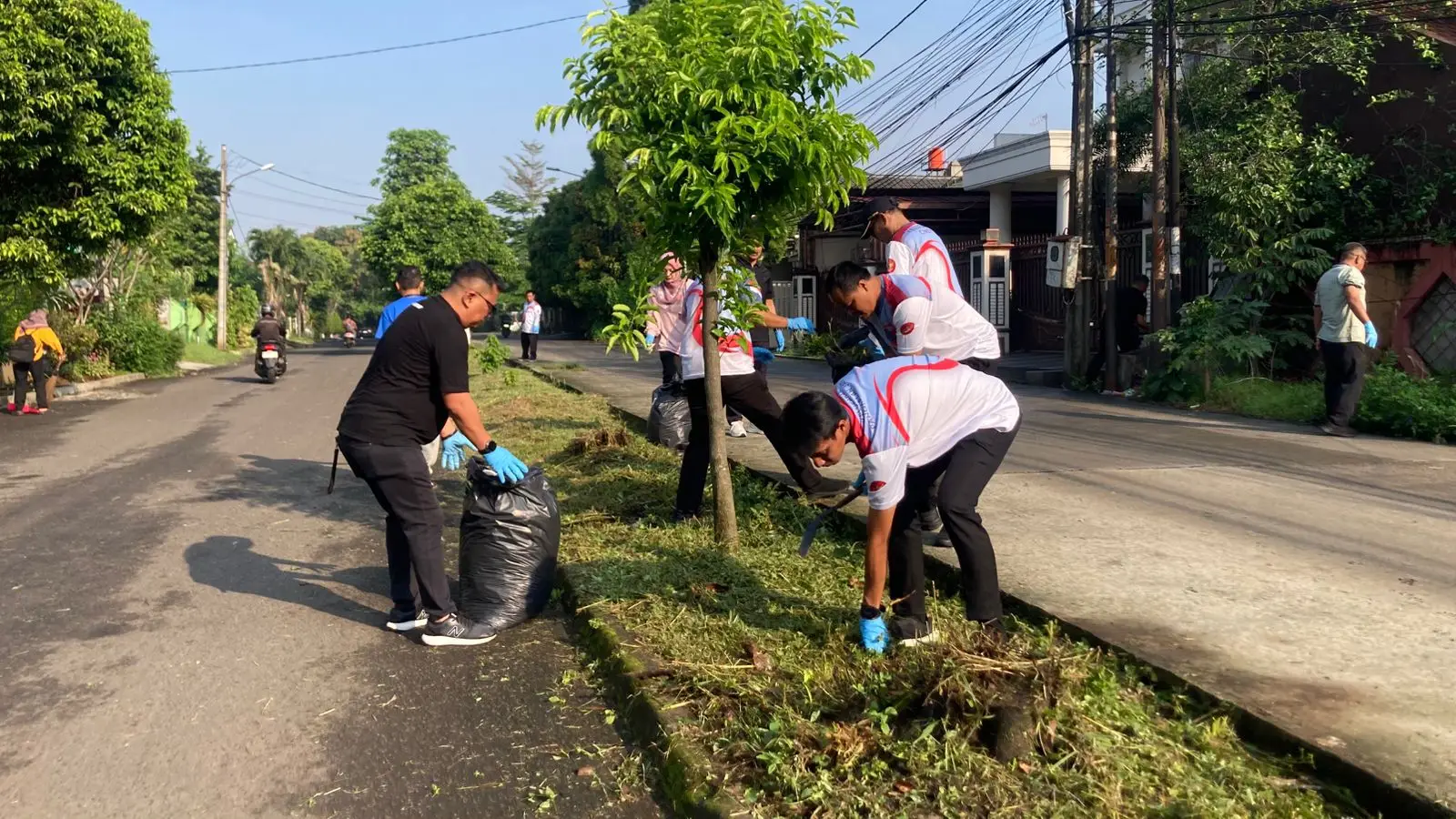 Warga Cinere Diajak Aktif Kerja Bakti Jaga Kebersihan Lingkungan