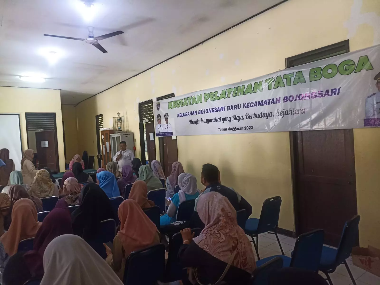Puluhan Warga Bojongsari Baru Dilatih Membuat Mochi dan Susu Jagung