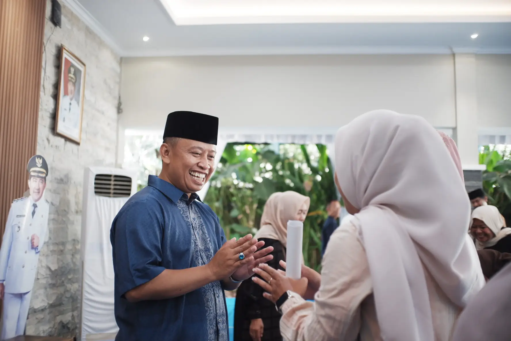 Nuansa Hangat Silaturahmi Idulfitri Wali Kota Depok, Warga Antusias Bersalaman