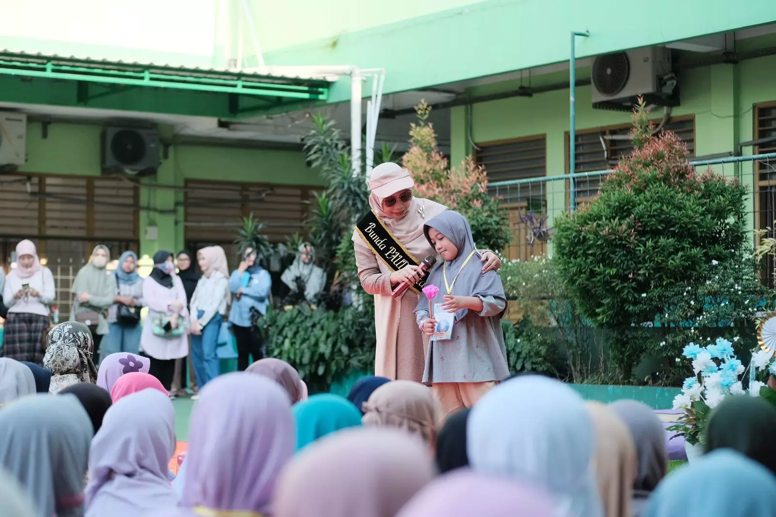 Monitoring MPLS Hari Pertama, Bunda Elly: Sambutan Bu Guru dan Diantarkan Ayah Bunda Jadi Klop
