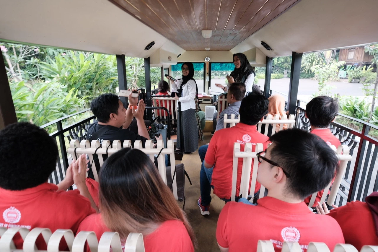 Keliling Depok dengan Mobil Oren, Cek Rute dan Cara Daftarnya