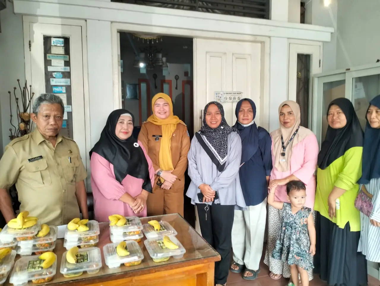 Kelurahan Bojongsari Baru Salurkan PMT untuk 16 Balita Selama 56 Hari