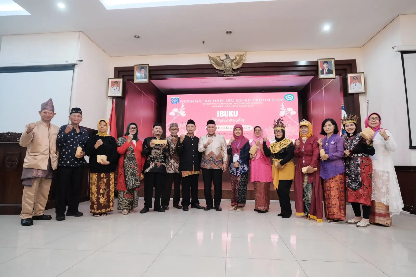 Peringatan Hari Ibu ke-96, Lansia Depok Unjuk Seni dan Kreativitas