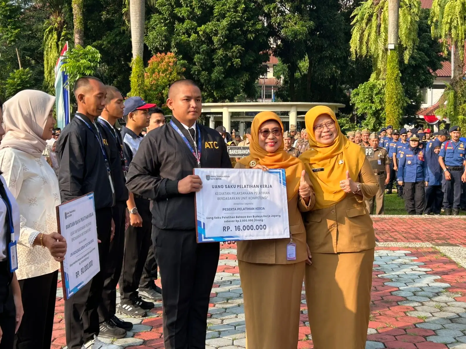 Siap Diberangkatkan, Asisten Adum Lepas Delapan Peserta Magang ke Jepang