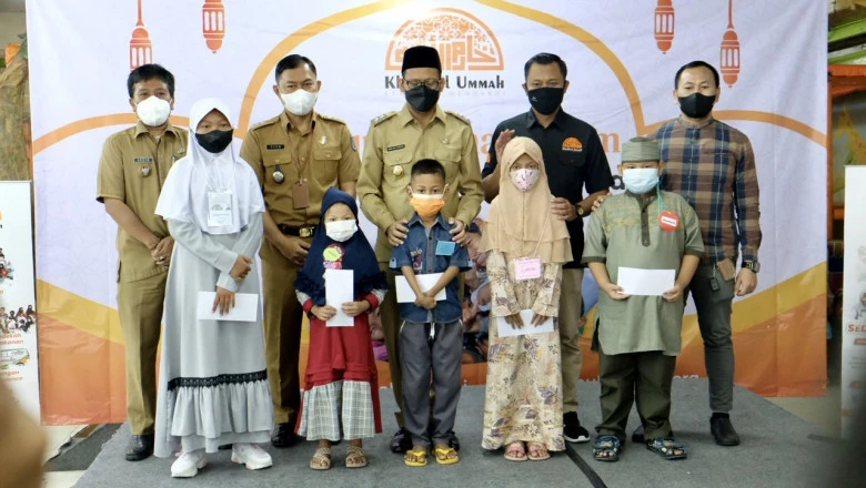 100 Anak Yatim Difasilitasi Berbelanja di Supermarket