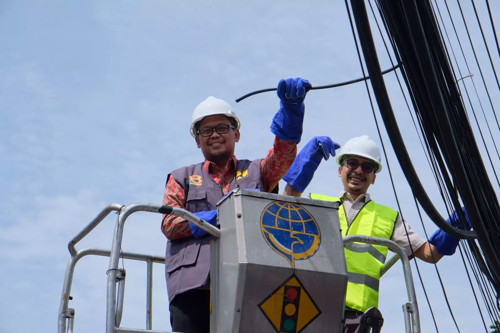 Penurunan Kabel Udara Dikerjakan Bertahap