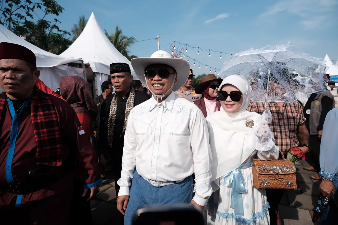 Kenakan Pakaian 70an, Wali Kota Buka Acara "Nyedengin Baju" di Lebaran Depok 2025