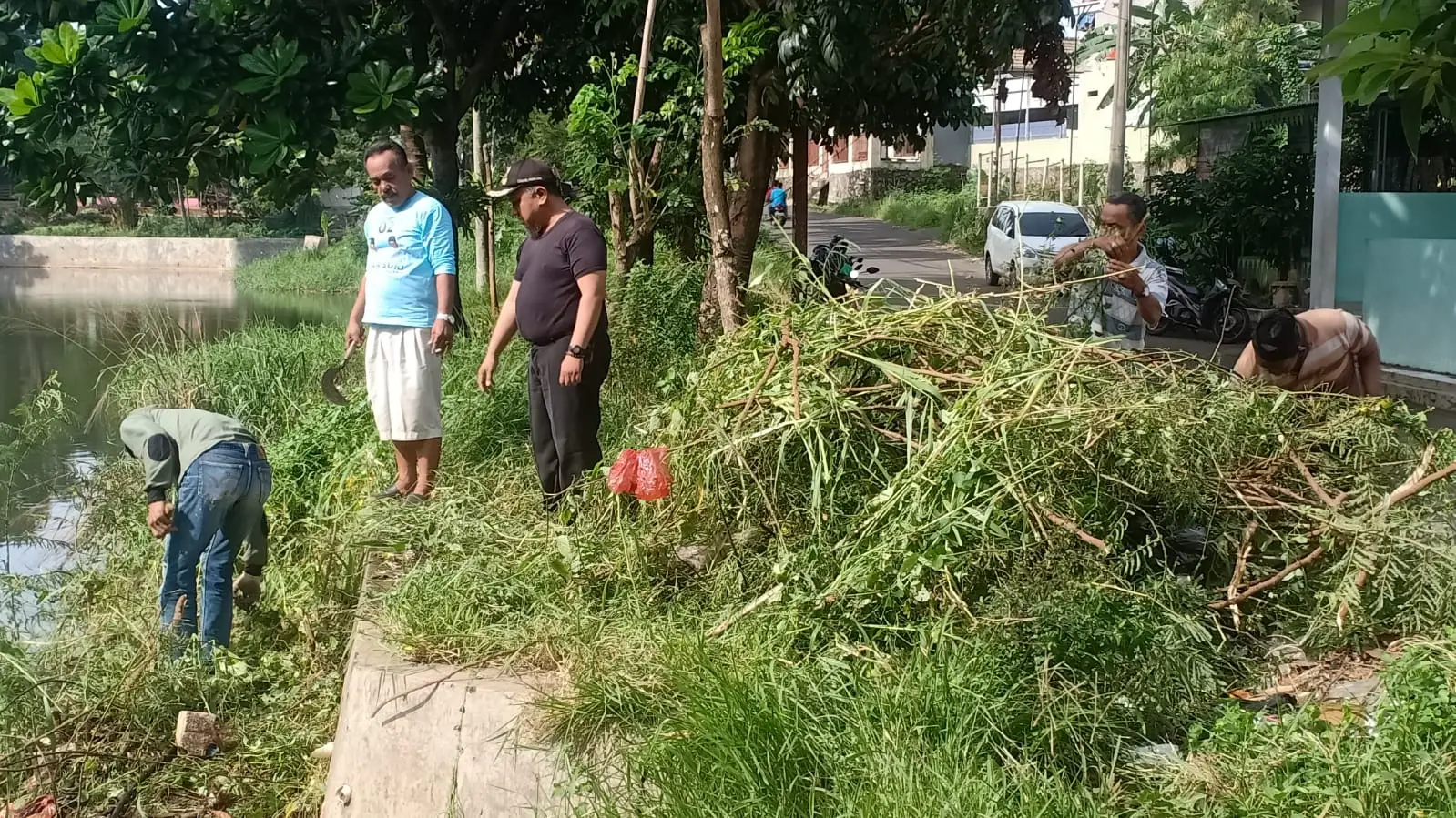 Lurah Pondok Jaya Gelar Kerja Bakti Sambut Nisfu Sya'ban dan Ramadan