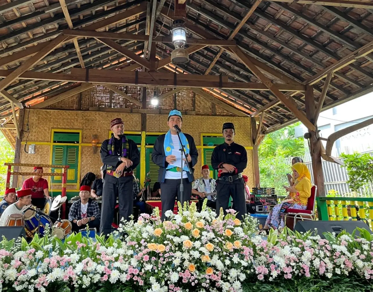Menjaga Kearifan Lokal Depok Lewat Tradisi Nyuci Perabotan