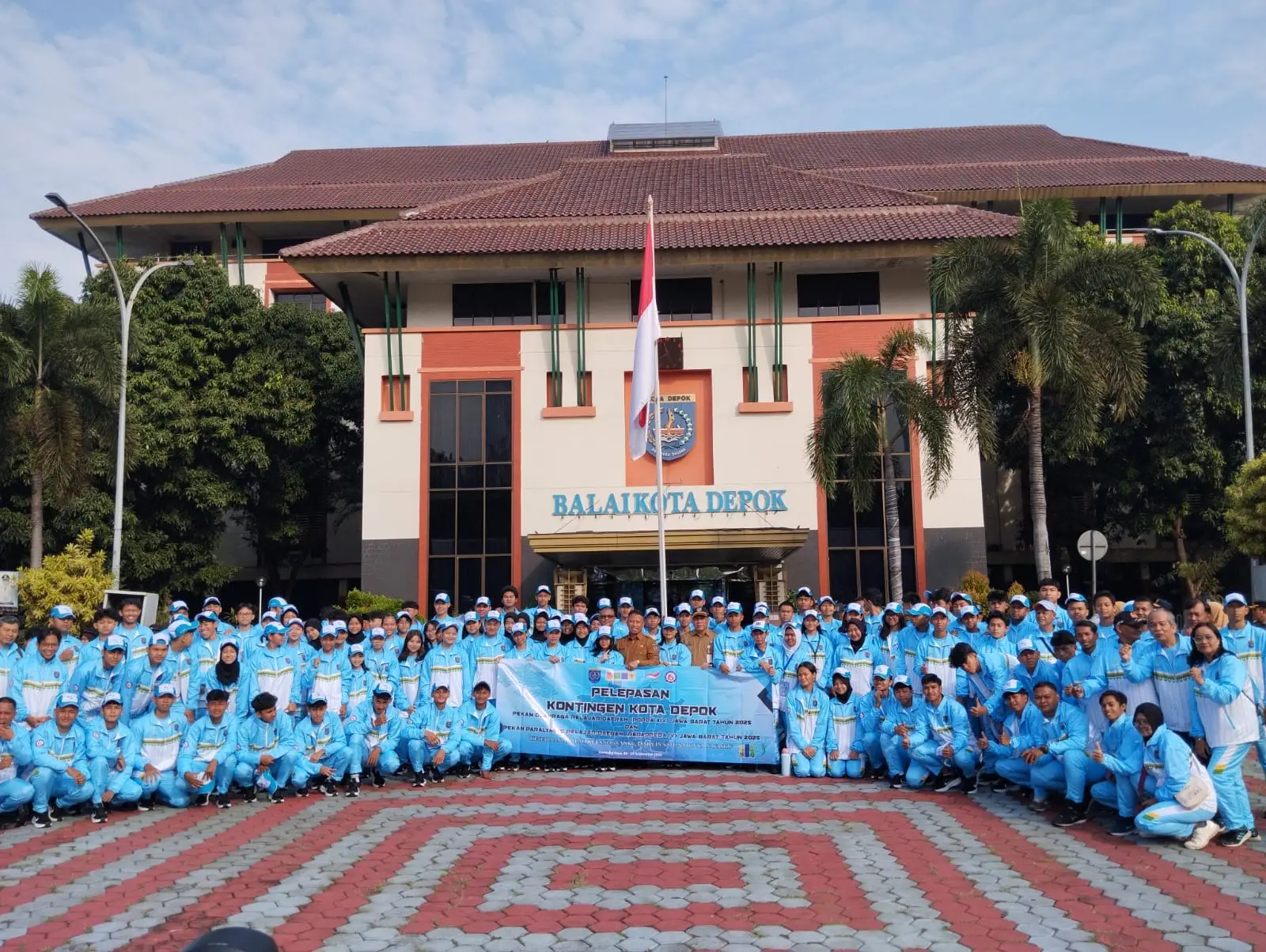 Lepas Ratusan Atlet ke POPDA-PEPARPEDA Jabar 2025, Supian Suri: Berikan yang Terbaik untuk Depok