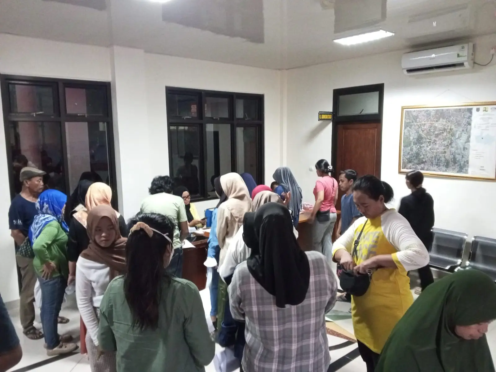 792 Warga Mampang Terima BLTS Kesra
