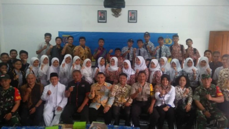 Pelajar di Mekarjaya Dikenalkan Bahaya Penyalahgunaan Narkoba