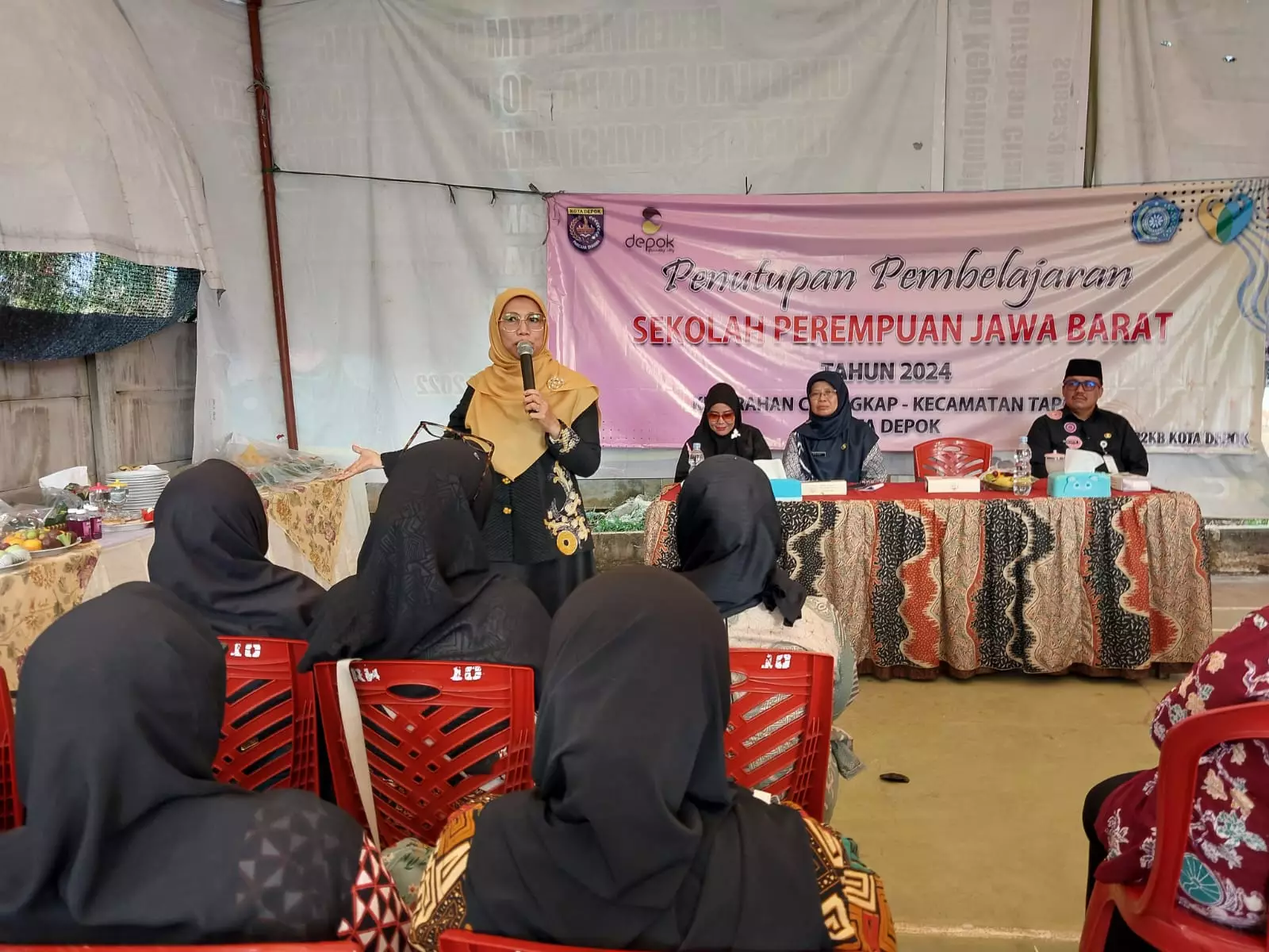 Ketua TP-PKK Depok Beri Motivasi dan Semangat kepada Peserta Sekolah Perempuan Jawa Barat