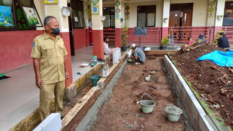 Menuju Sekolah Adiwiyata, SDN 01 Bojongsari Lakukan Sejumlah Pembenahan