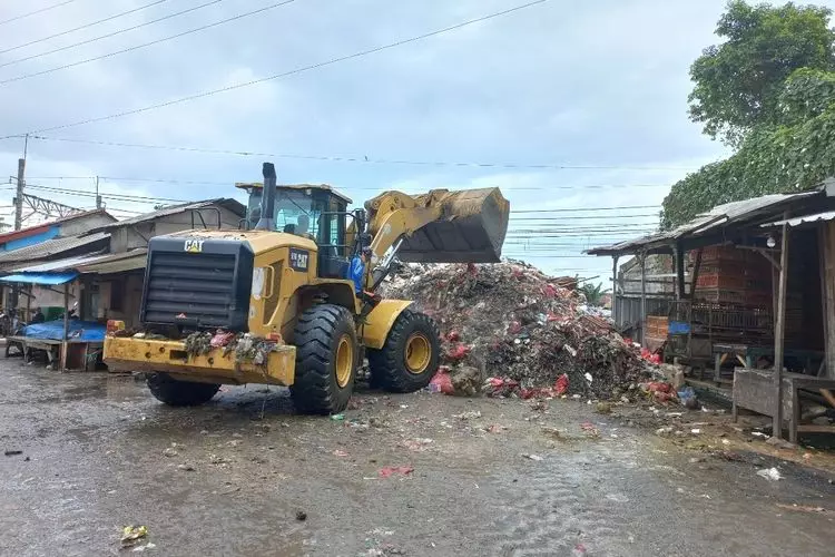 DLHK Depok Gerak Cepat Atasi Tumpukan Sampah di Jalan Namin D Bothin