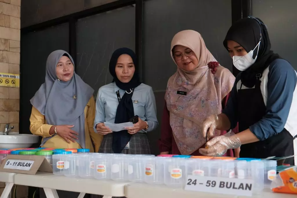 WUB Limo Pastikan Kebersihan dan Pengolahan Bahan Baku PMT Sesuai SOP