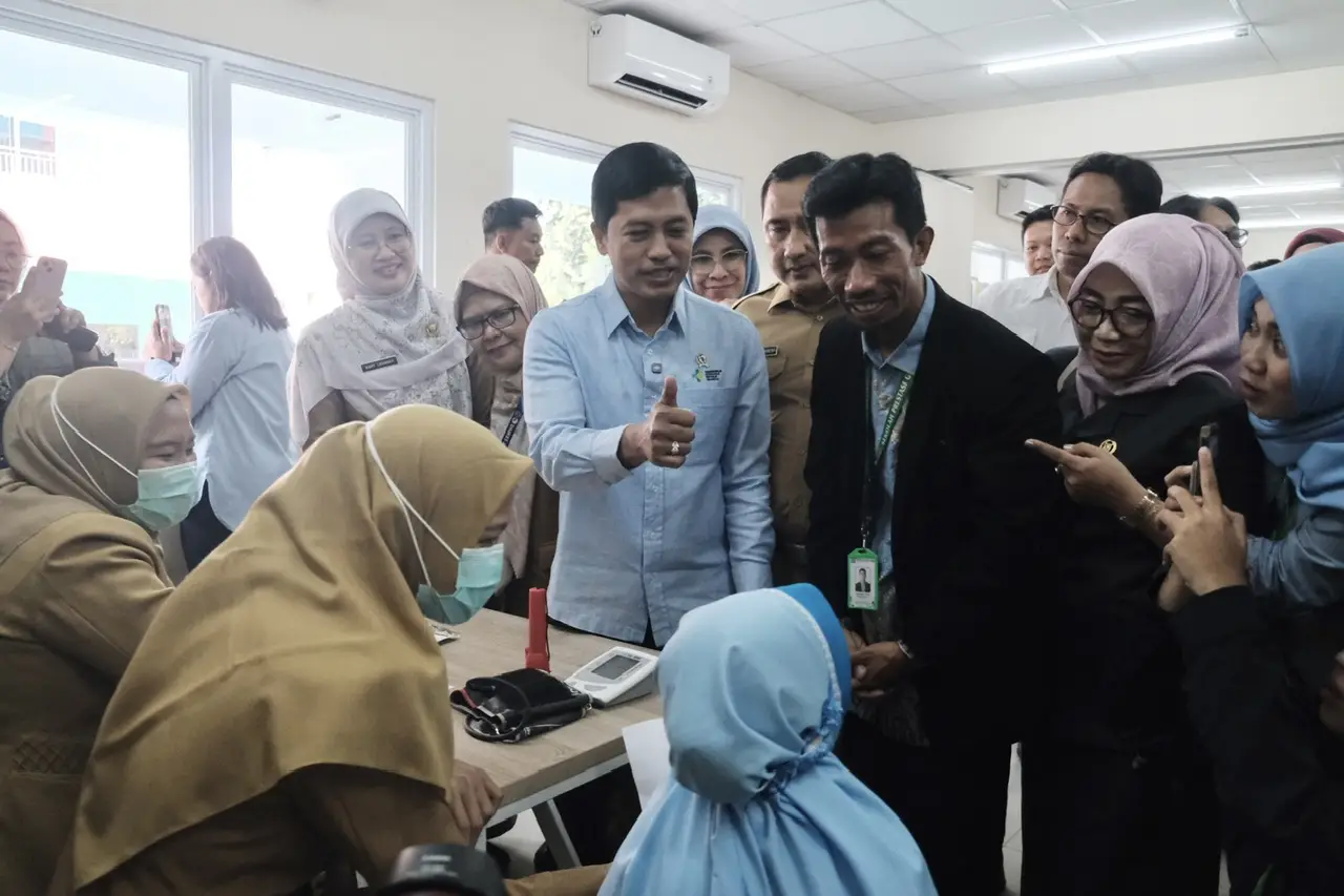 Tinjau Pelaksanaan CKG, Wamenkes RI dan Wawalkot Depok Kunjungi SD Prestasi Global