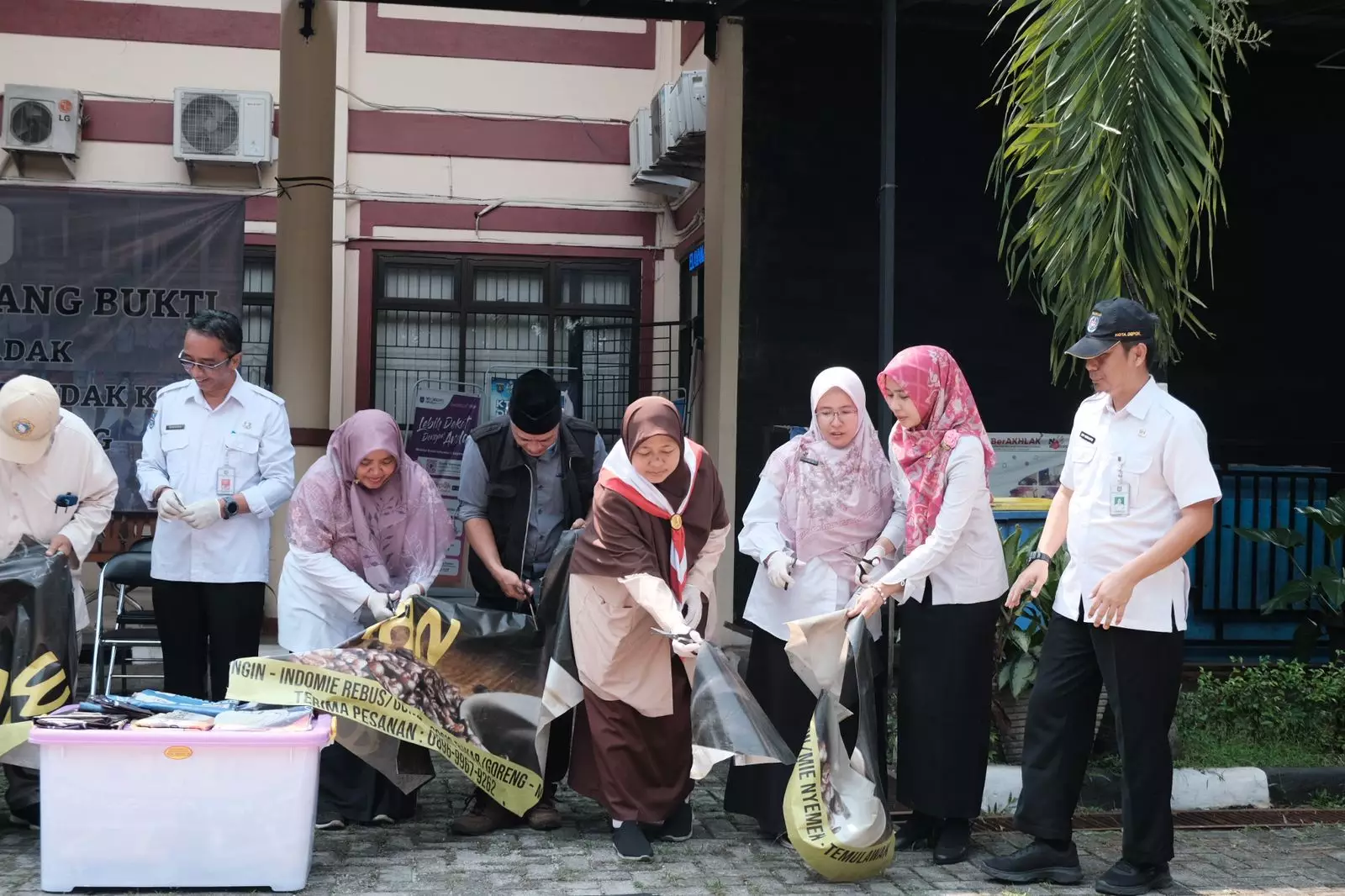 Lewat Pemusnahan Hasil Sidak KTR, Pemkot Depok Ingin Warganya Tingkatkan Kepatuhan