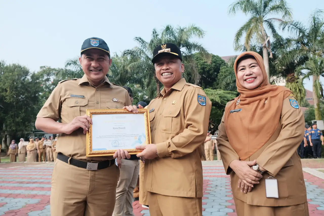 Momen Apel Pagi, Wali Kota Depok Serahkan Penghargaan Harganas ke-32 Jabar