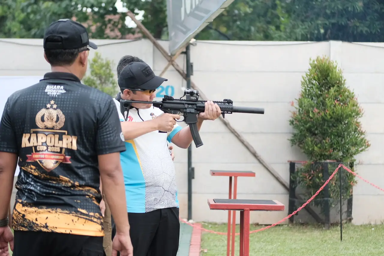 Wakil Wali Kota Depok Unjuk Skill Menembak di Ajang Kapolri Cup 2025 Shooting Championship