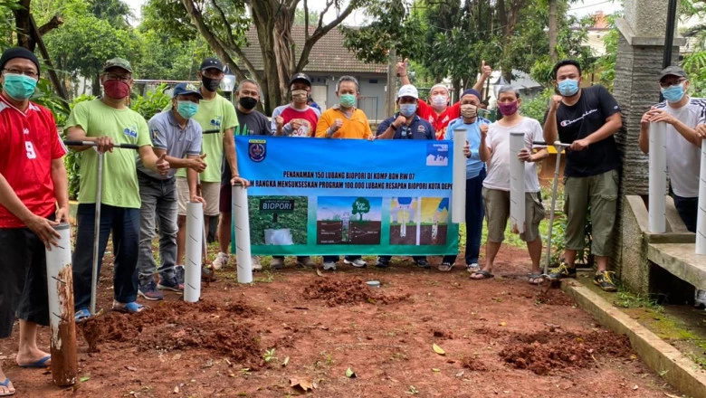 350 Lubang Biopori Dibuat di Rangkapan Jaya Baru