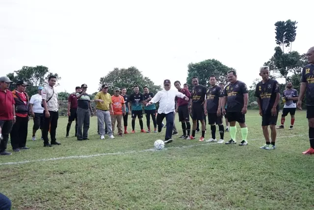 Buka Turnamen LPM CUP Bojongsari Baru, Sekda Depok : Budayakan Hidup Sehat dan Gemar Olahraga
