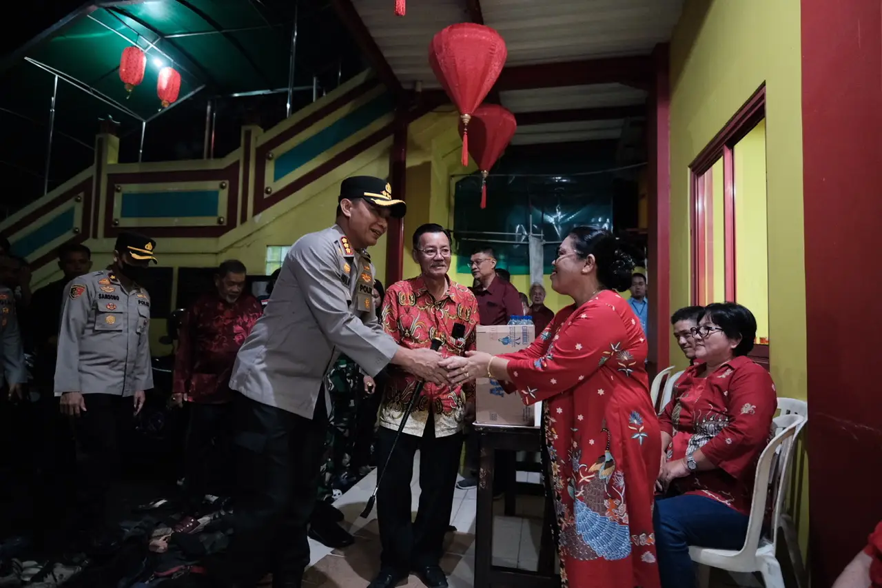 Malam Imlek, Dandim dan Kapolres Metro Depok Kunjungi Kong Miao Genta Kebajikan