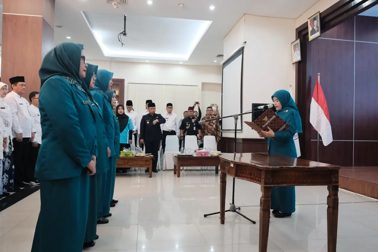 Cing Ikah Lantik Empat Ketua TP-PKK Kecamatan
