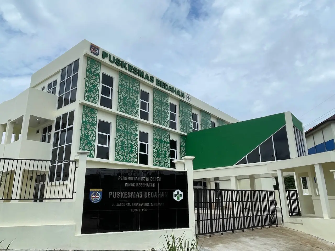 Bangga! Kelurahan Bedahan Kini Miliki Puskesmas Berstandar Kemenkes RI