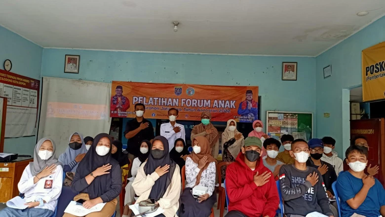 Forum Anak Jatimulya Dilatih Fotografi dan Teknik Editing